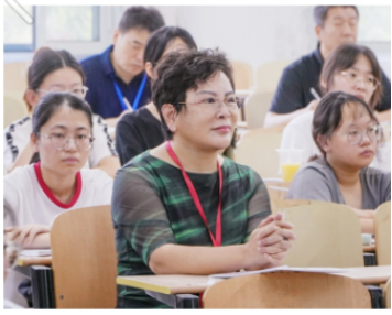 校领导莅临外国语学院检查指导新...